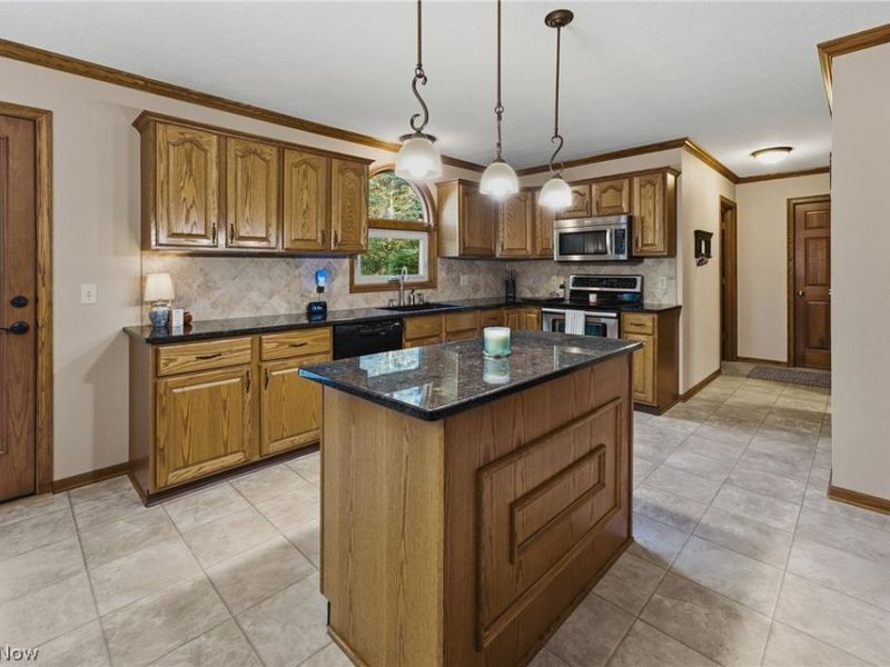 6224 Sandy Ridge Circle NW, North Canton, OH 44720 Photo 18