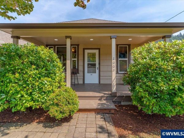 1005 S Water St, Silverton, OR 97381