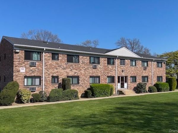 403 East Main Street , Unit 403-1A, Bay Shore, NY 11706