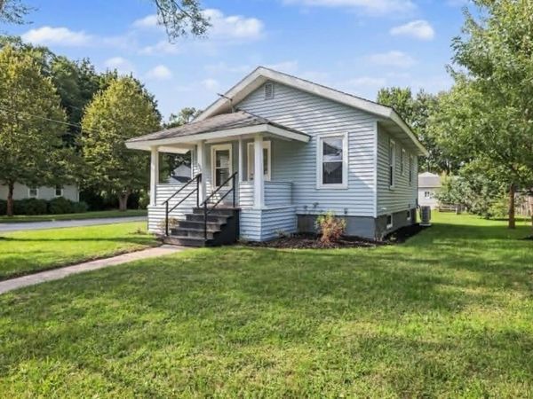 327 Lewis Street, Rockford, MI 49341
