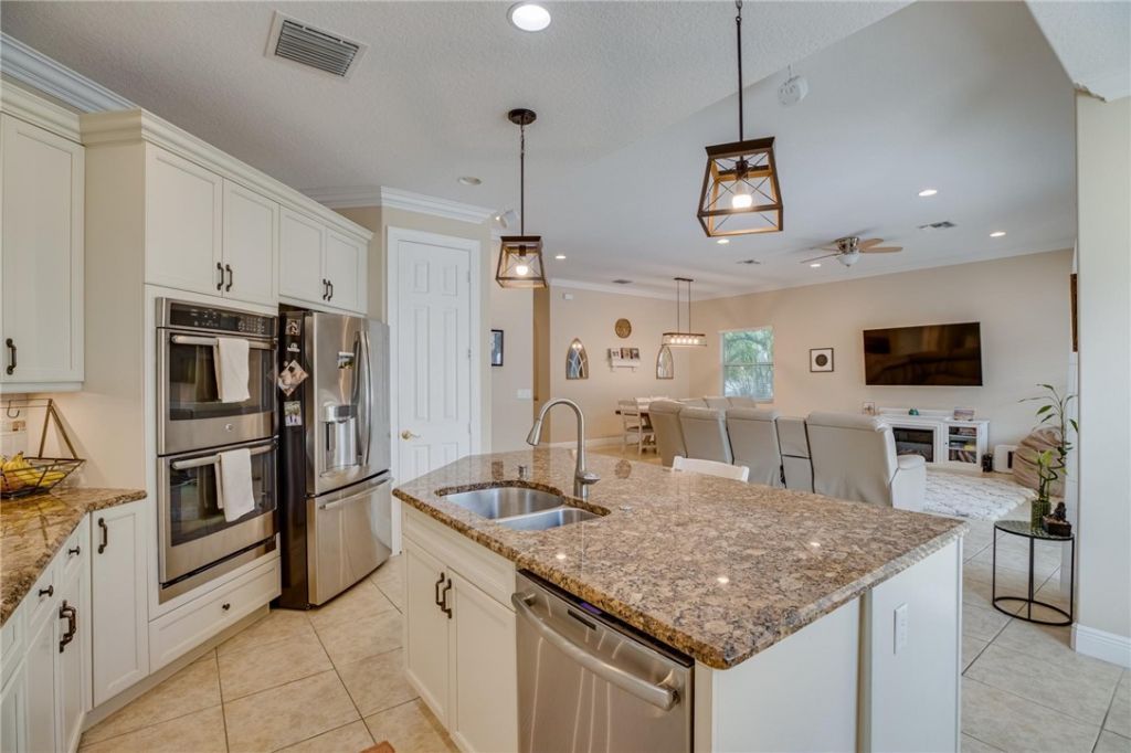 4247 Diamond Square, Vero Beach, FL 32967 Photo
