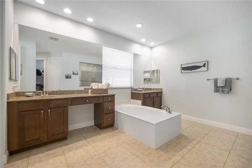 4247 Diamond Square, Vero Beach, FL 32967 Photo