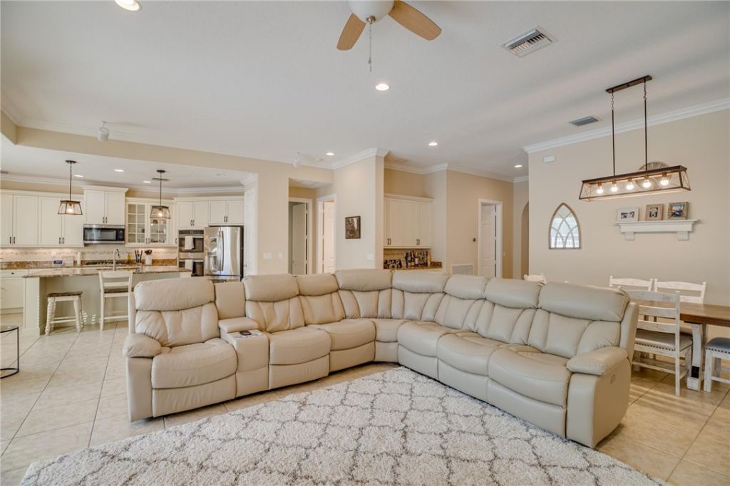 4247 Diamond Square, Vero Beach, FL 32967 Photo