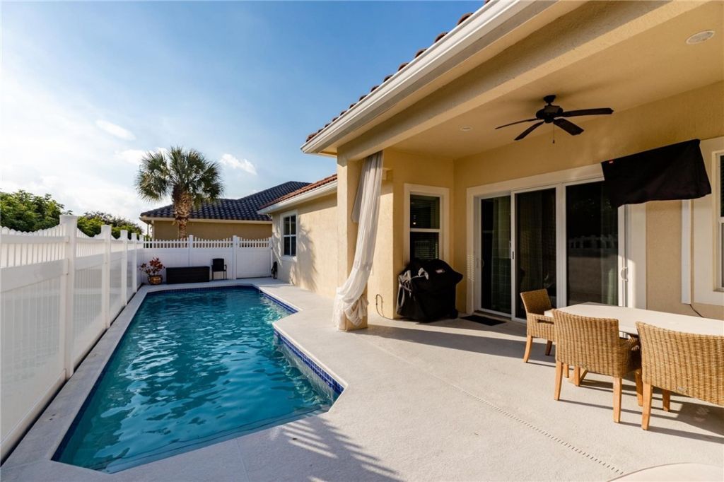 4247 Diamond Square, Vero Beach, FL 32967 Photo