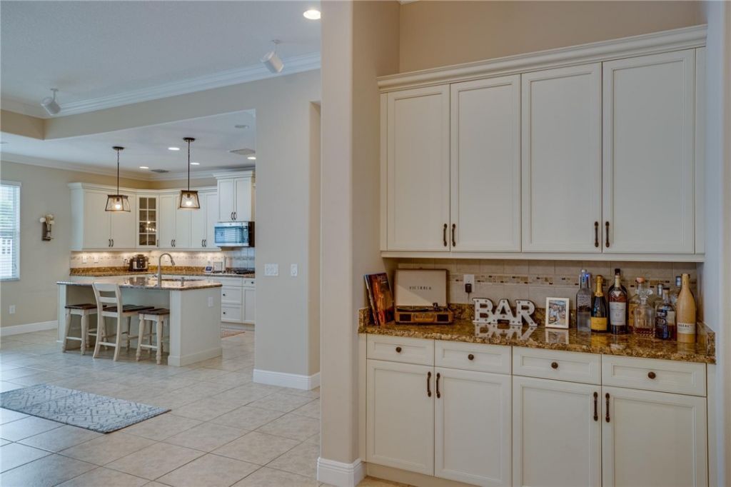 4247 Diamond Square, Vero Beach, FL 32967 Photo