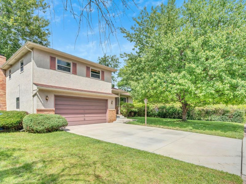5297 Sandalwood Court, Columbus, OH 43229 Photo 3