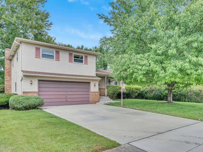 5297 Sandalwood Court, Columbus, OH 43229 Photo 4
