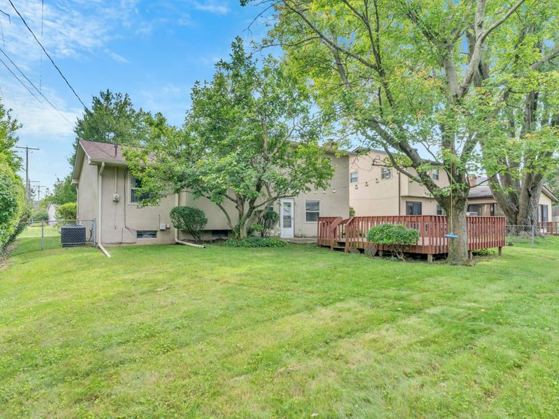 5297 Sandalwood Court, Columbus, OH 43229 Photo 8