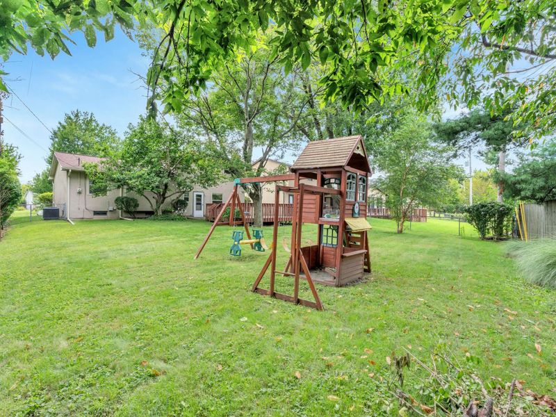 5297 Sandalwood Court, Columbus, OH 43229 Photo 9