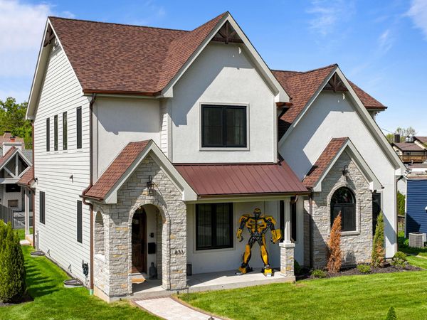 833 Wisconsin St, Lake Geneva, WI 53147