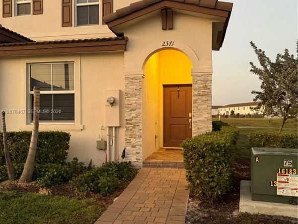 2371 NW 122nd Ter , Miami, FL 33167