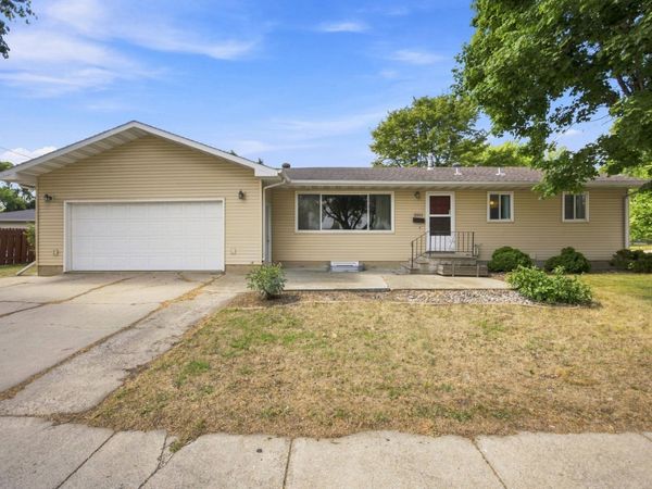 2101 20th Street S, Moorhead, MN 56560