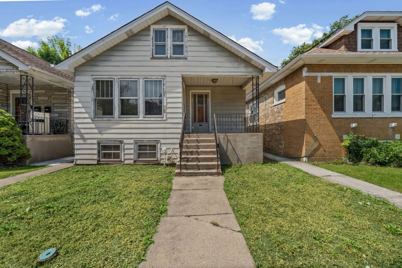 3314 N Kenneth Avenue, Chicago, IL 60641 Main Photo