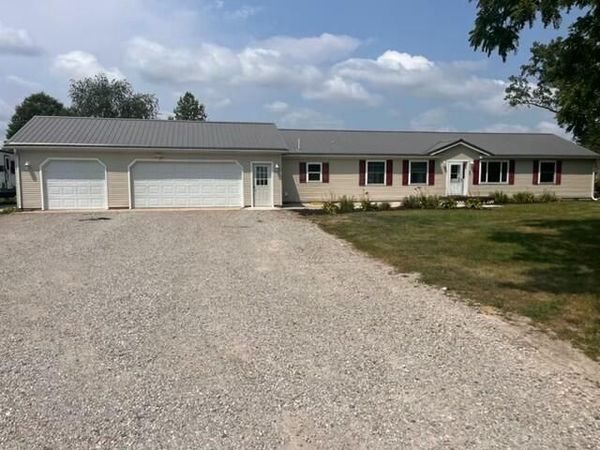8630 N 900 E , Monticello, IN 47960