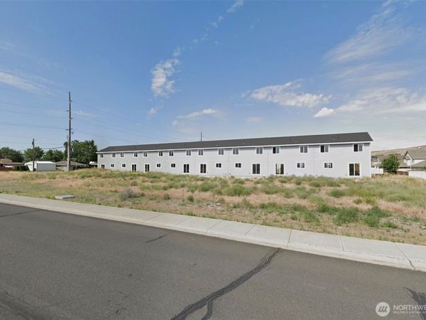 813 3rd Avenue NE, Ephrata, WA 98823