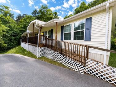 2961 highway 522 , Baxter, KY 40806