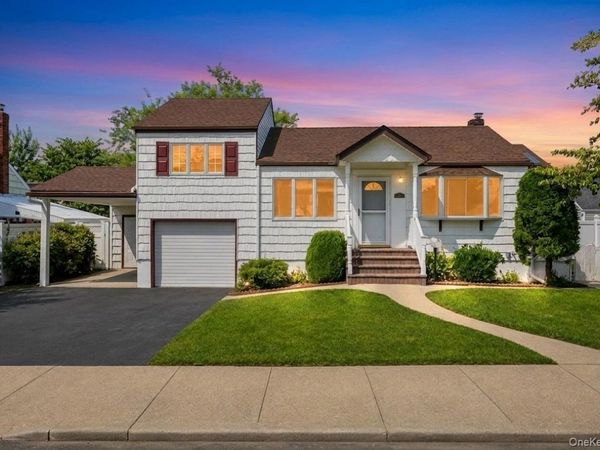 125 S 5th Street , Bethpage, NY 11714