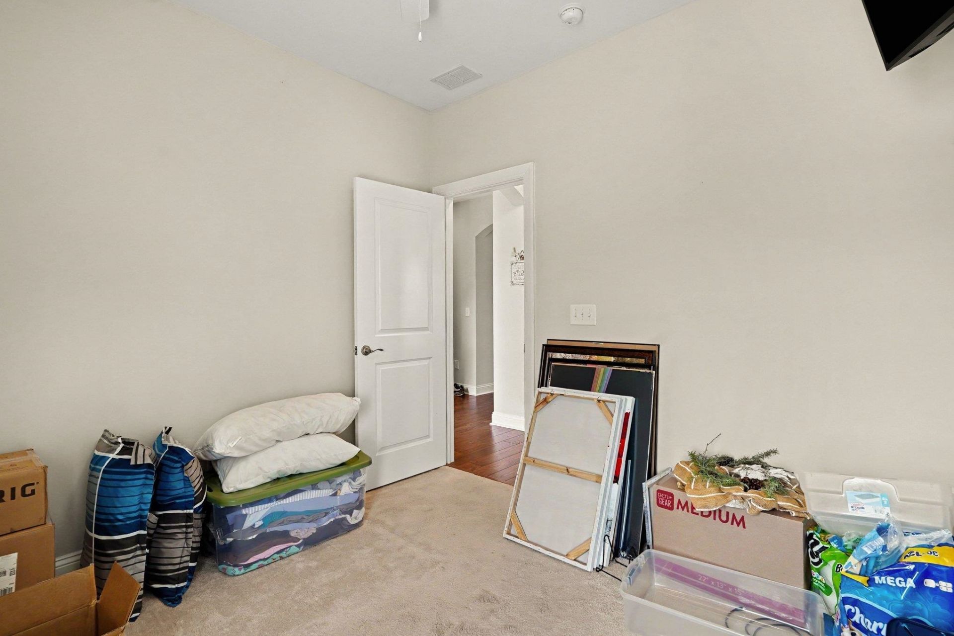 768 Devon Estate Ave. Photo 12