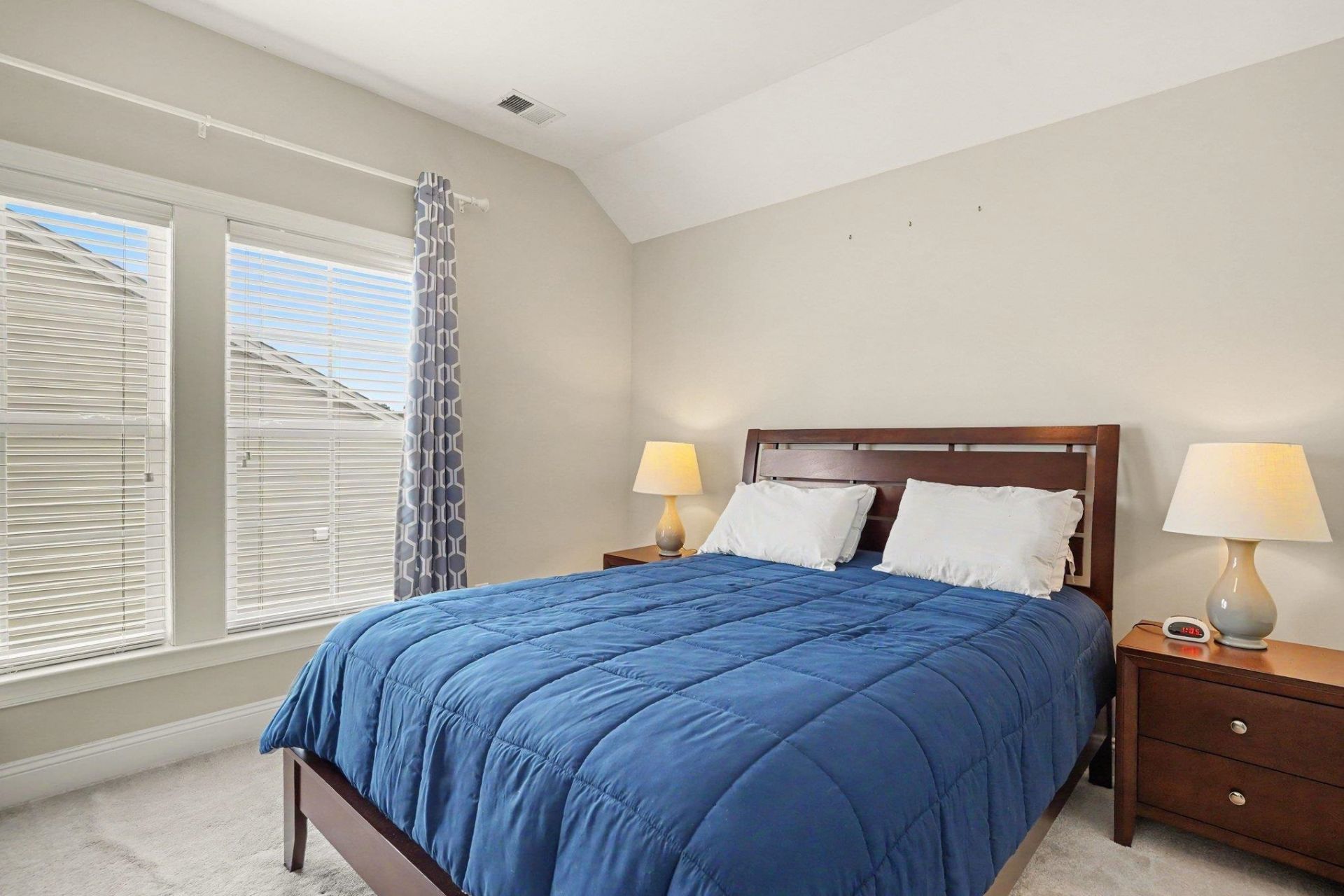 768 Devon Estate Ave. Photo 22
