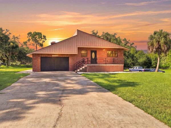 28850 LINDENHURST DRIVE, WESLEY CHAPEL, FL 33544