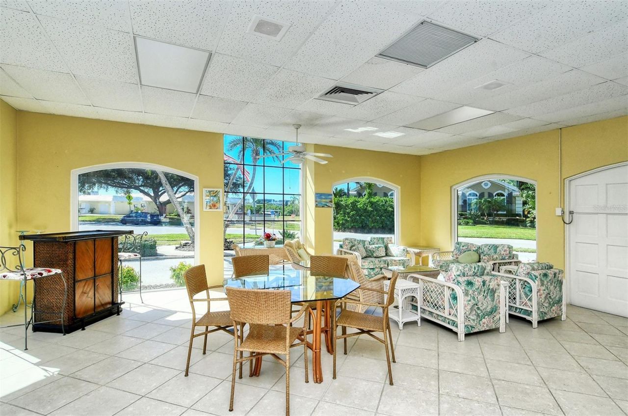 5911 Tidewood Avenue, Unit 3, Sarasota, FL 34231 Photo
