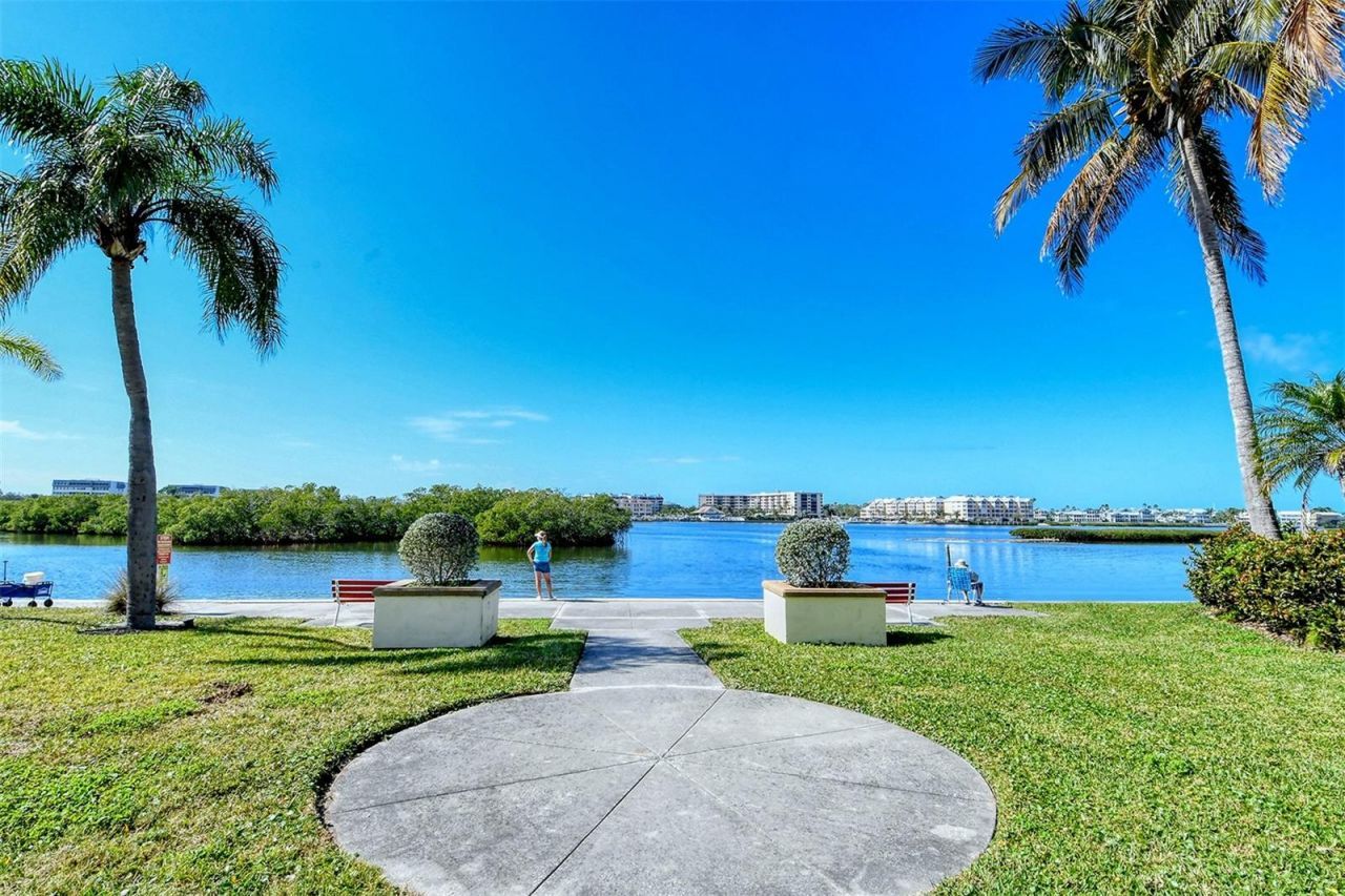 5911 Tidewood Avenue, Unit 3, Sarasota, FL 34231 Photo