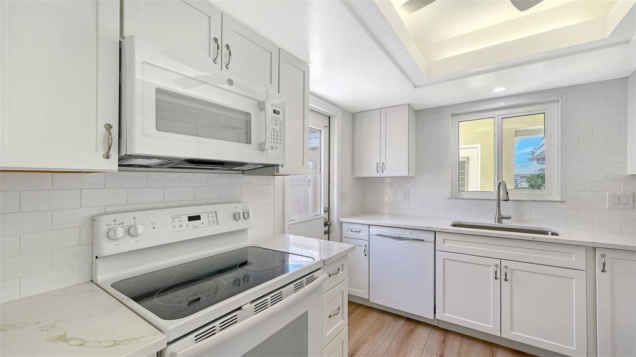 5911 Tidewood Avenue, Unit 3, Sarasota, FL 34231 Photo