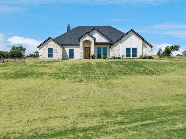 10020 Valley Oak Court, Springtown, TX 76082