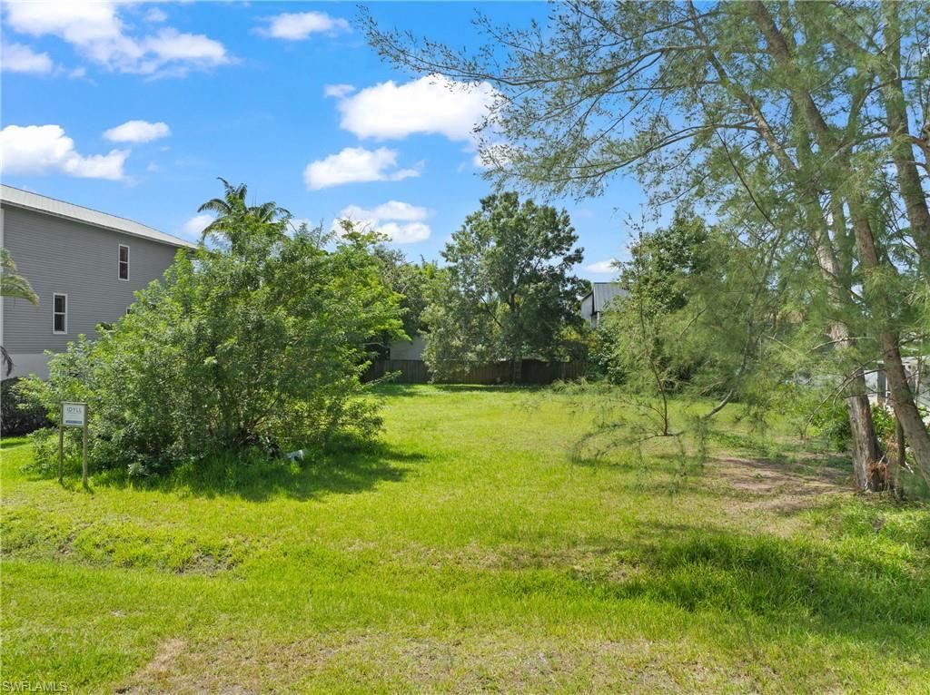 734 Park Ave, Naples, FL 34110 Photo