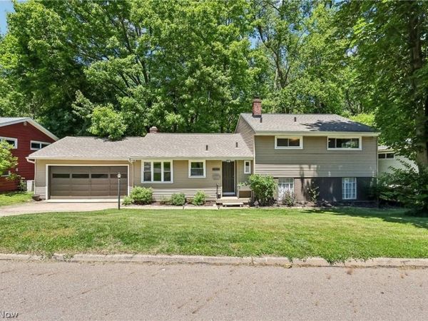 1593 Kingsley Avenue , Akron, OH 44313