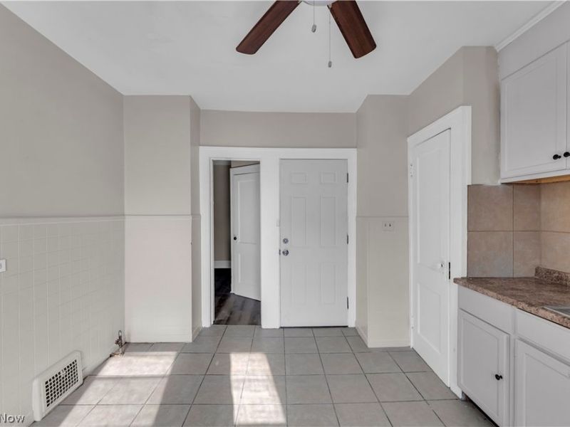 12812 Parkhill Avenue, Unit 2/UP, Cleveland, OH 44120 Photo 11