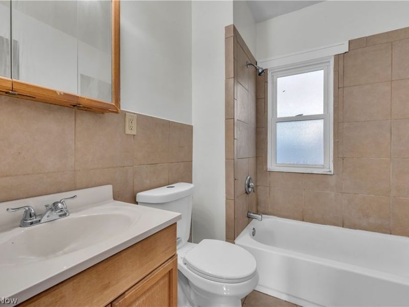 12812 Parkhill Avenue, Unit 2/UP, Cleveland, OH 44120 Photo 16