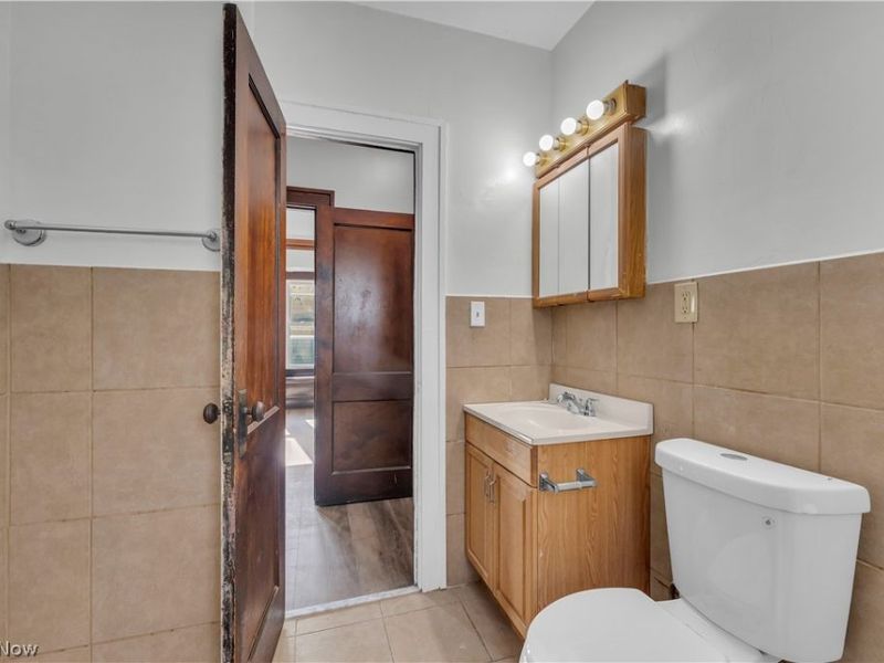 12812 Parkhill Avenue, Unit 2/UP, Cleveland, OH 44120 Photo 17