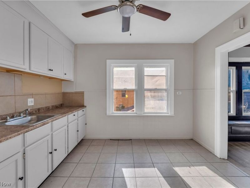 12812 Parkhill Avenue, Unit 2/UP, Cleveland, OH 44120 Photo 9
