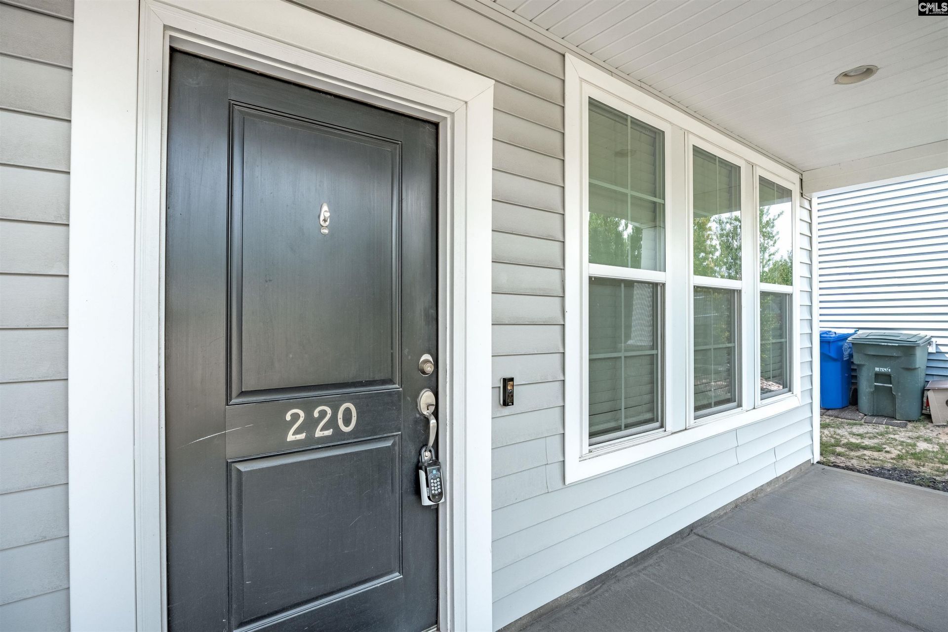 220 Liberty Ridge Drive  Photo 8