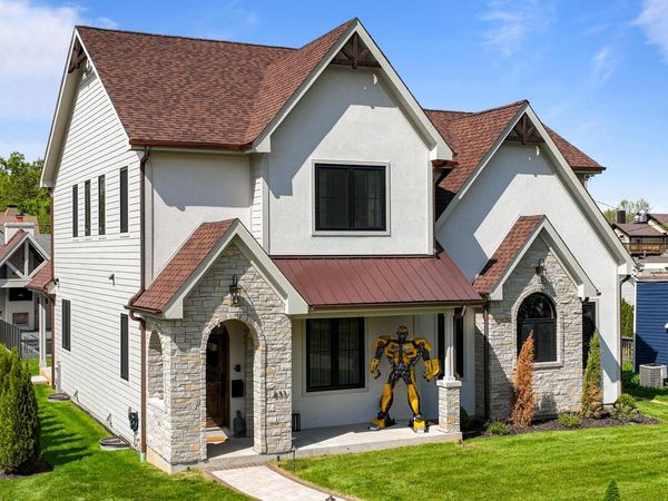 833 Wisconsin STREET, Lake Geneva, WI 53147