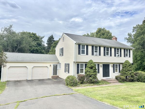 27 Wyneding Hill, Manchester, CT 06040