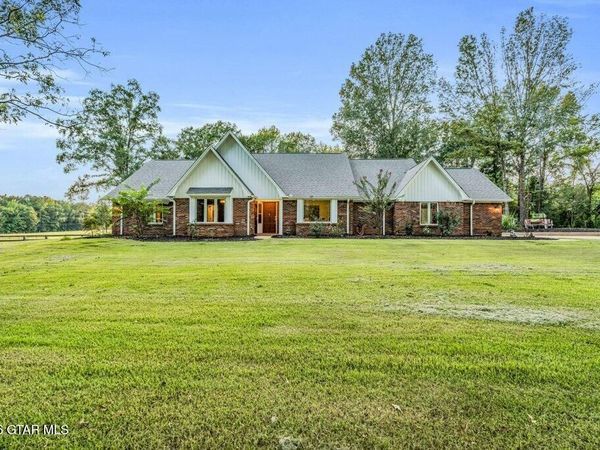4884 S Montgomery Street, Starkville, MS 39759