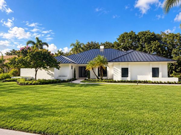 10 Alnwick Road, Palm Beach Gardens, FL 33418