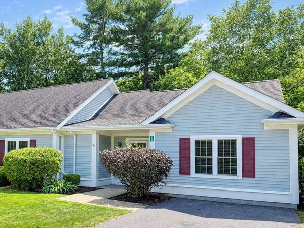 23 Sandy Cir, Unit 23, Lakeville, MA 02347