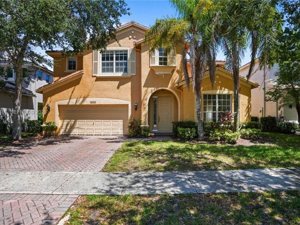 19143 Crystal St , Unit 19143, Weston, FL 33332