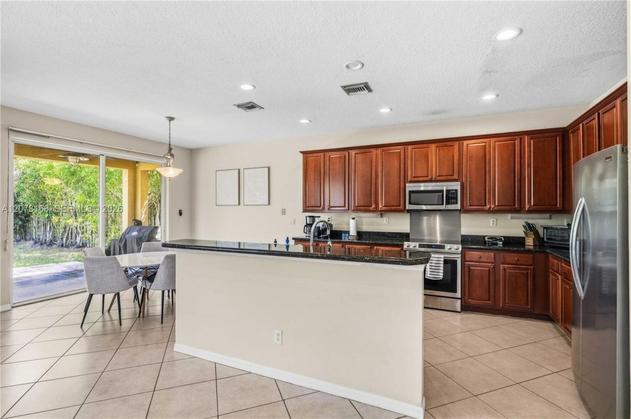 19143 Crystal St, Unit 19143, Weston, FL 33332 Photo