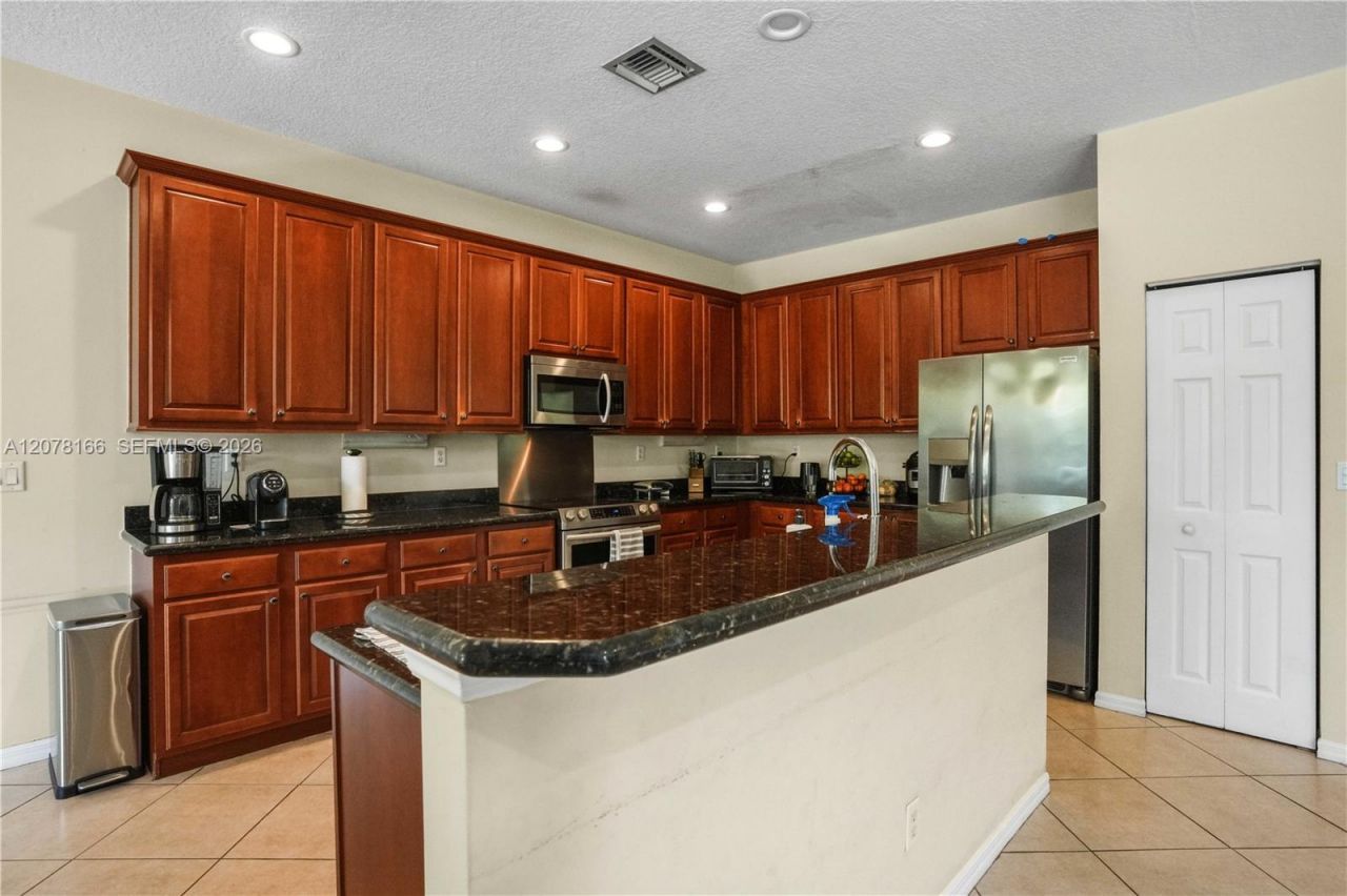 19143 Crystal St, Unit 19143, Weston, FL 33332 Photo