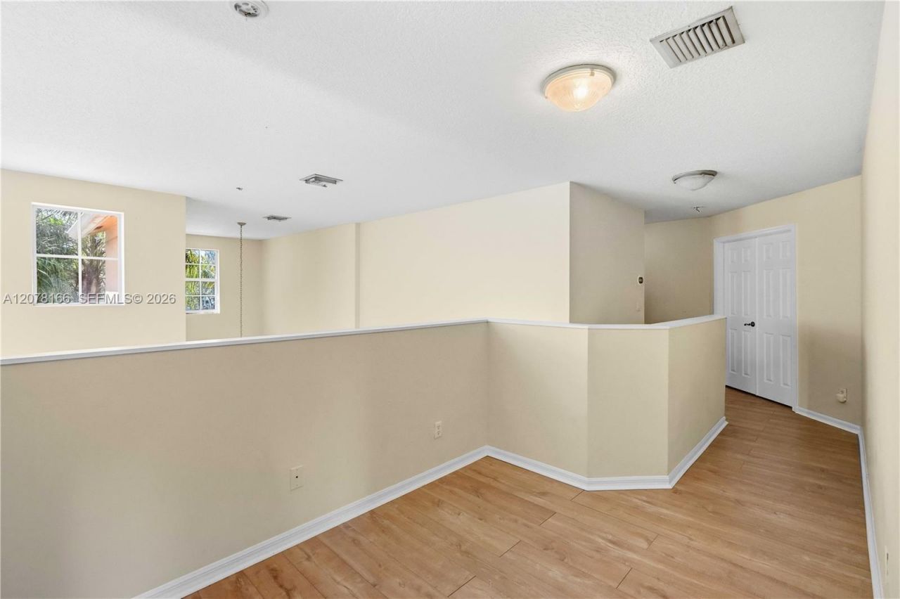 19143 Crystal St, Unit 19143, Weston, FL 33332 Photo