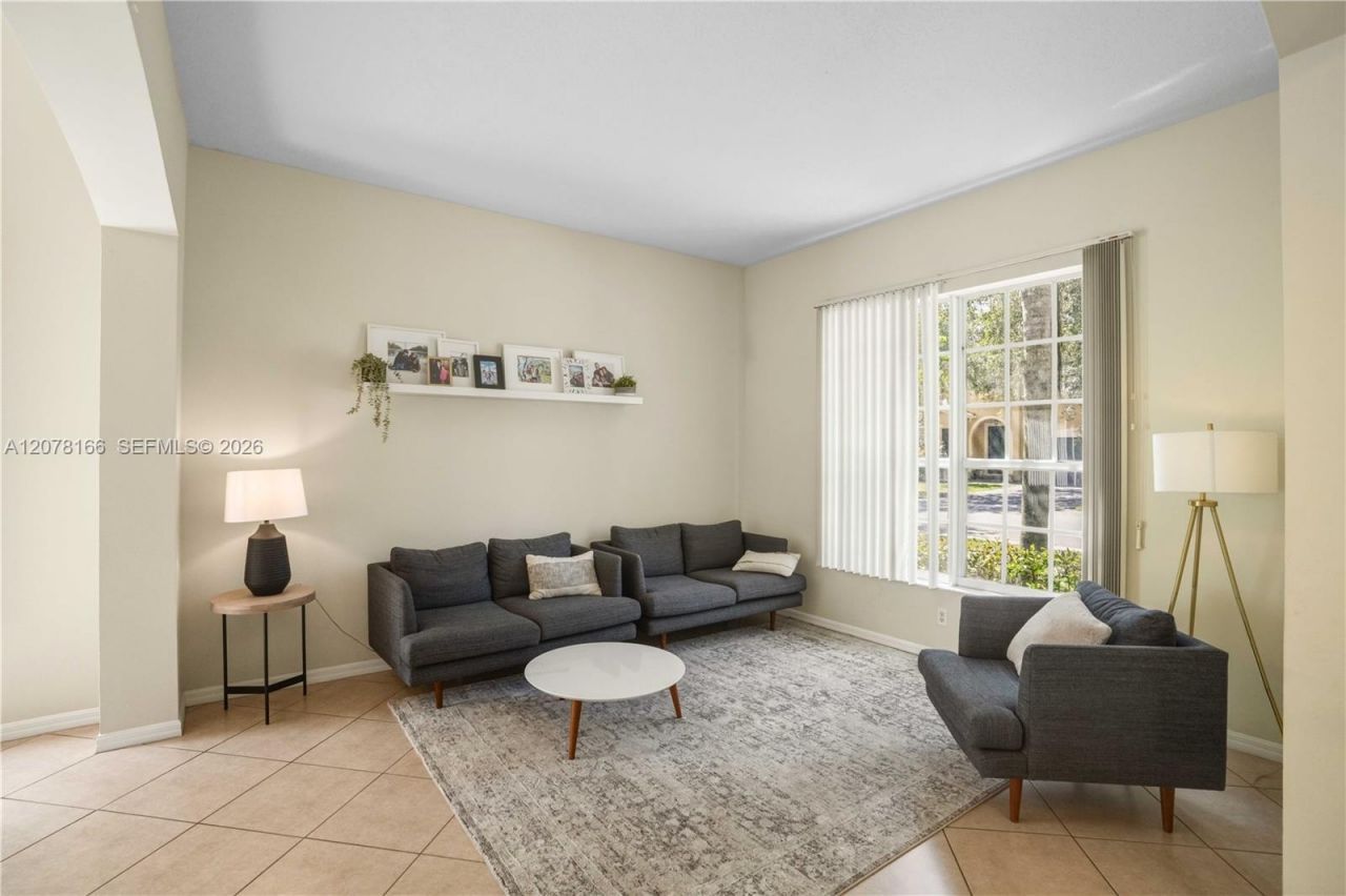 19143 Crystal St, Unit 19143, Weston, FL 33332 Photo