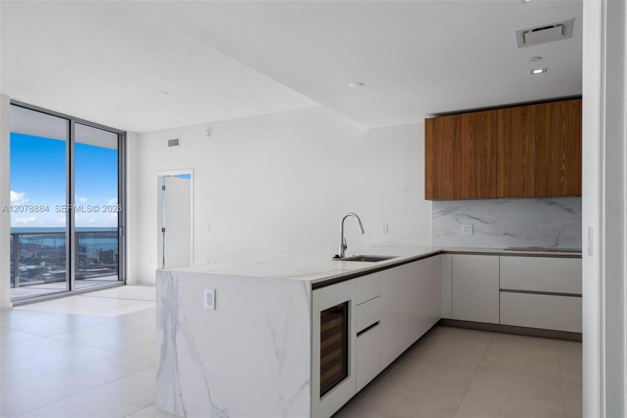 1400 Biscayne Blvd , Unit 4504, Miami, FL 33132 Photo