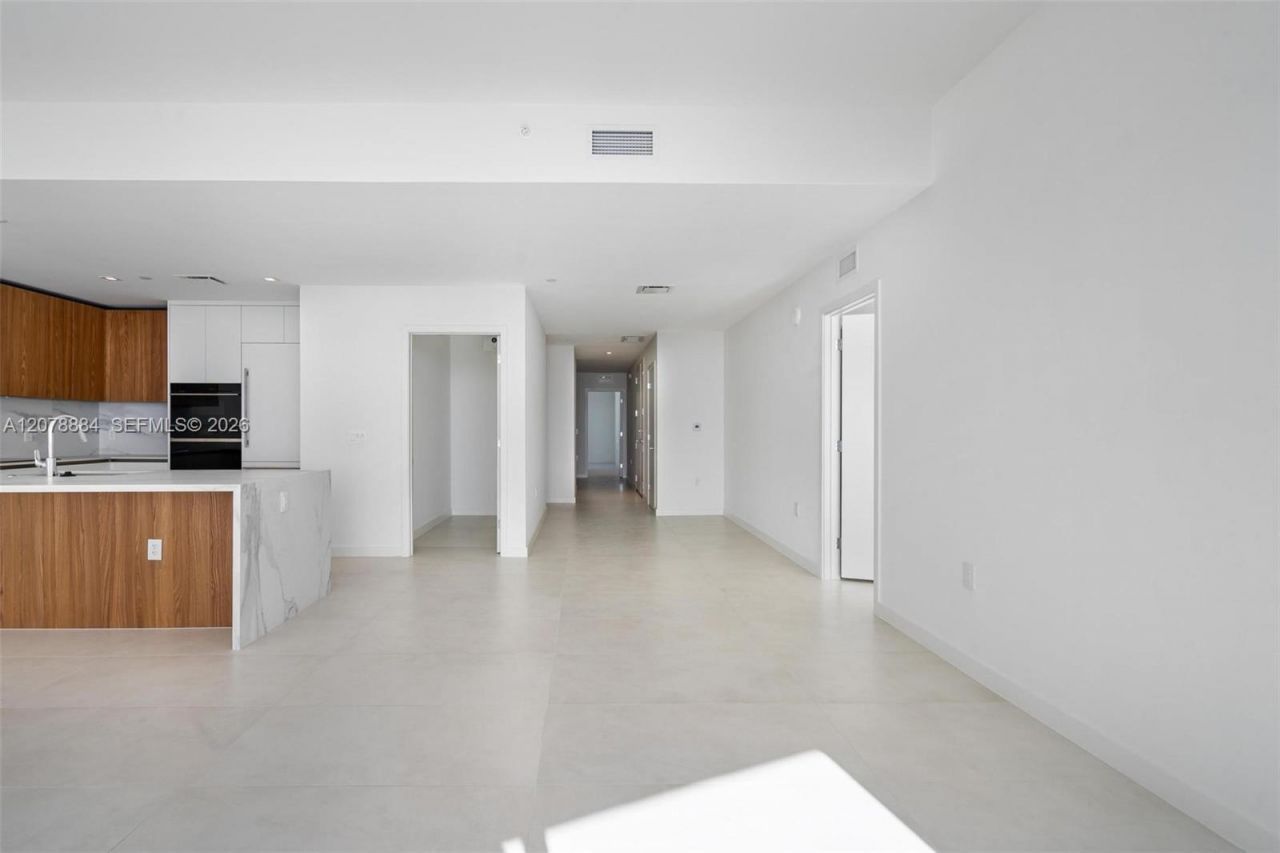 1400 Biscayne Blvd , Unit 4504, Miami, FL 33132 Photo