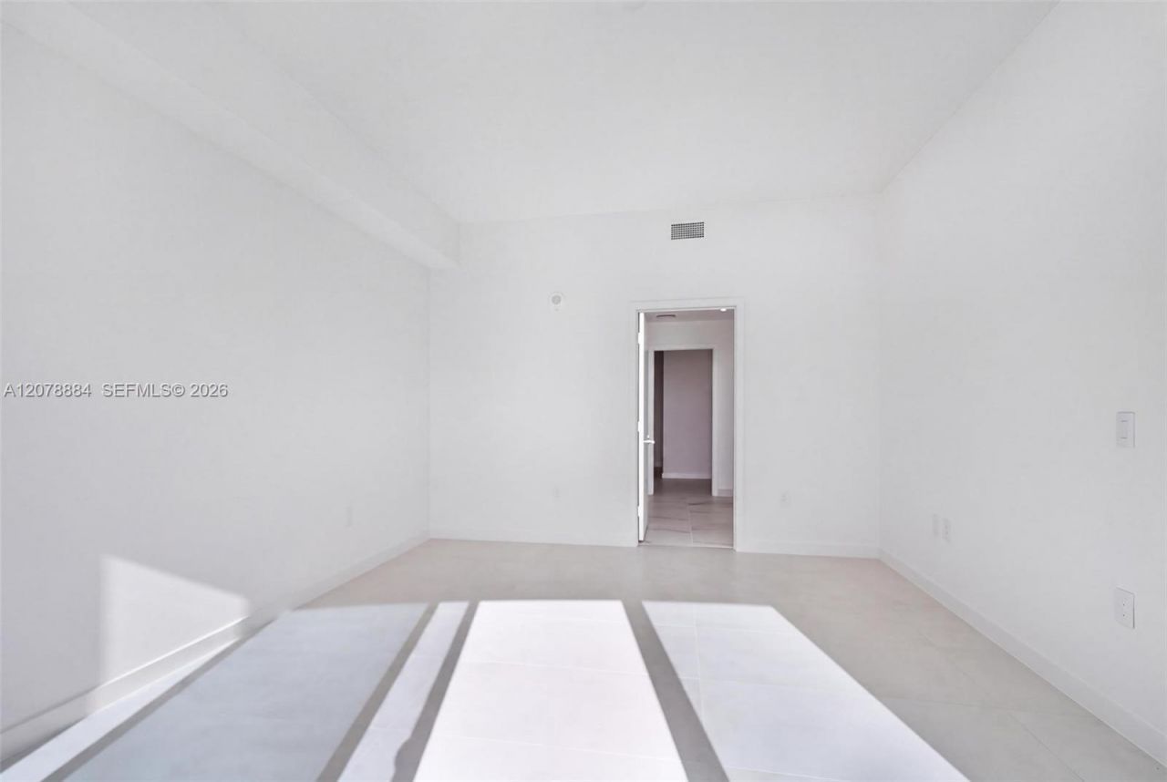 1400 Biscayne Blvd , Unit 4504, Miami, FL 33132 Photo