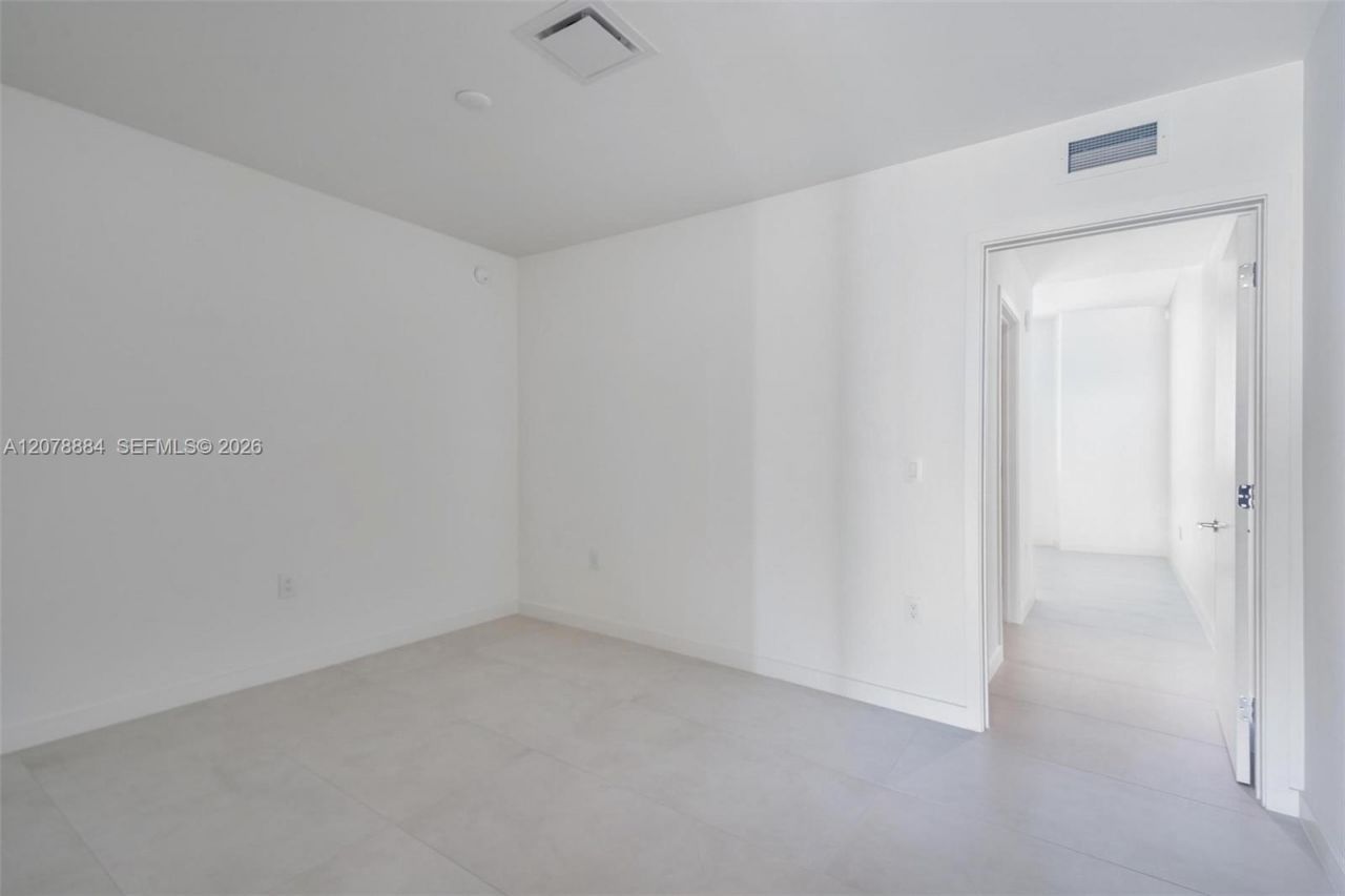 1400 Biscayne Blvd , Unit 4504, Miami, FL 33132 Photo