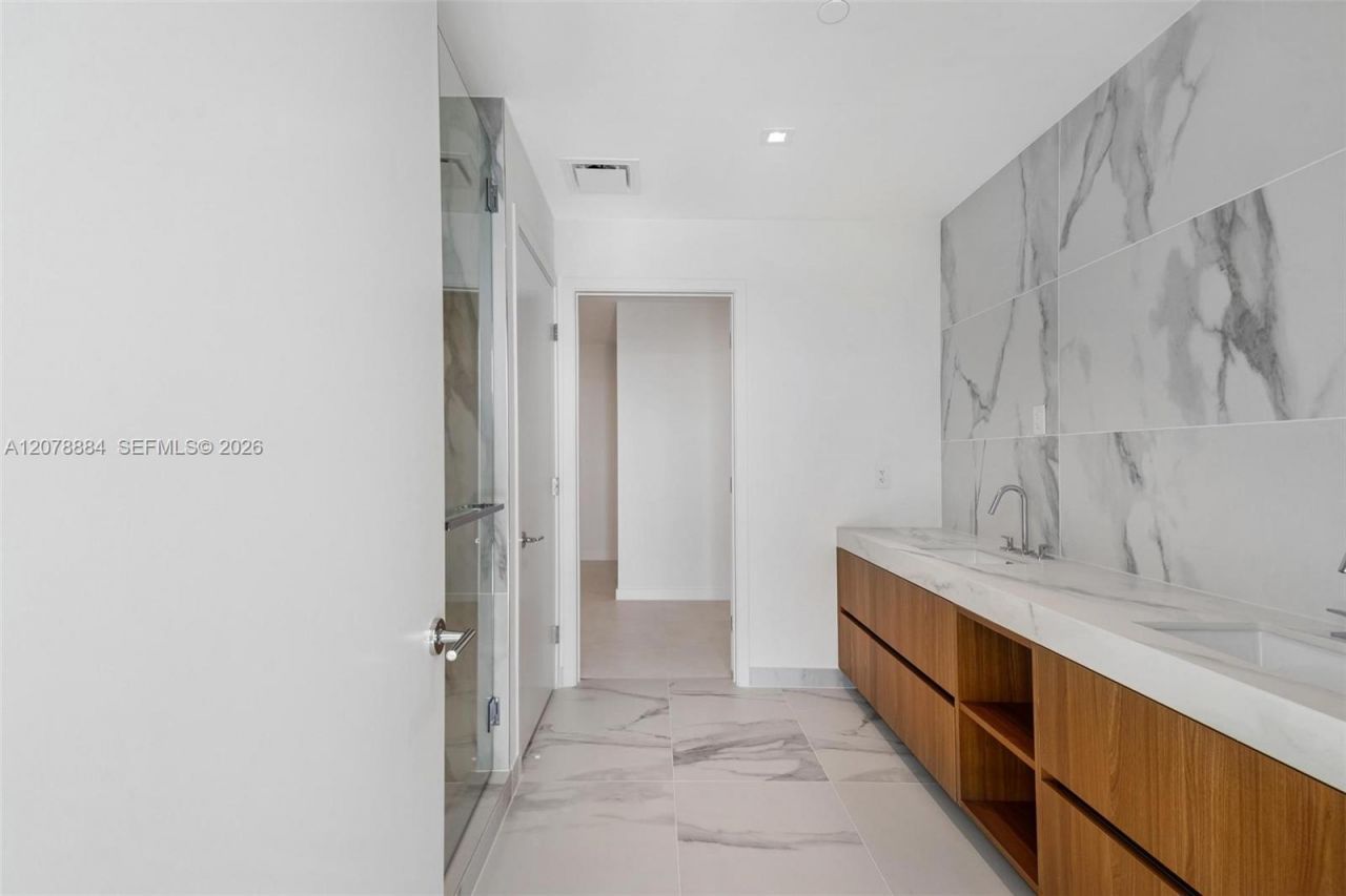 1400 Biscayne Blvd , Unit 4504, Miami, FL 33132 Photo